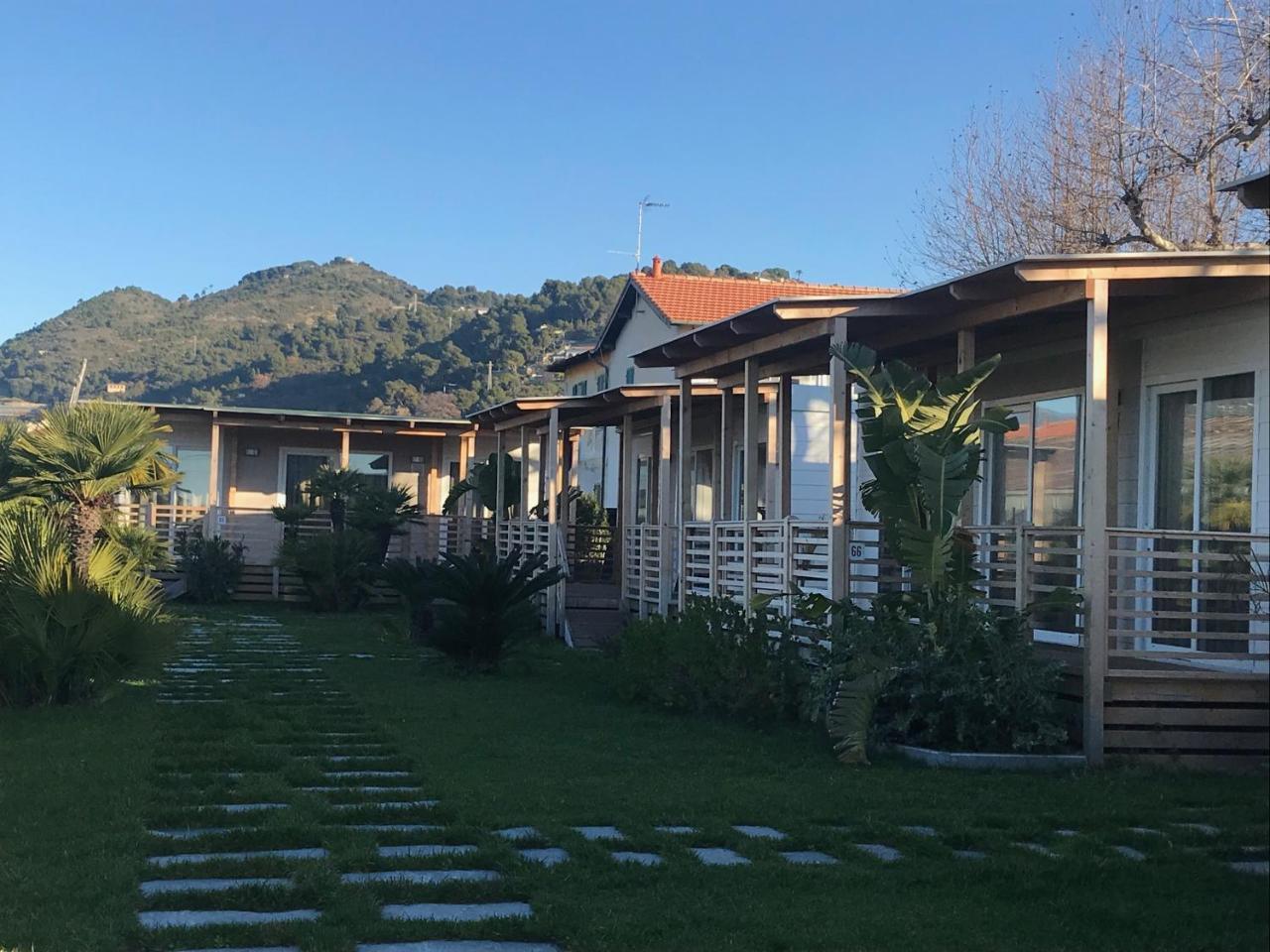 Camping Vallecrosia Eksteriør billede